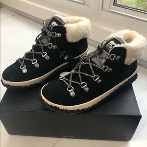 Sorel Out and About Conquest  Boots Size 7 NWT